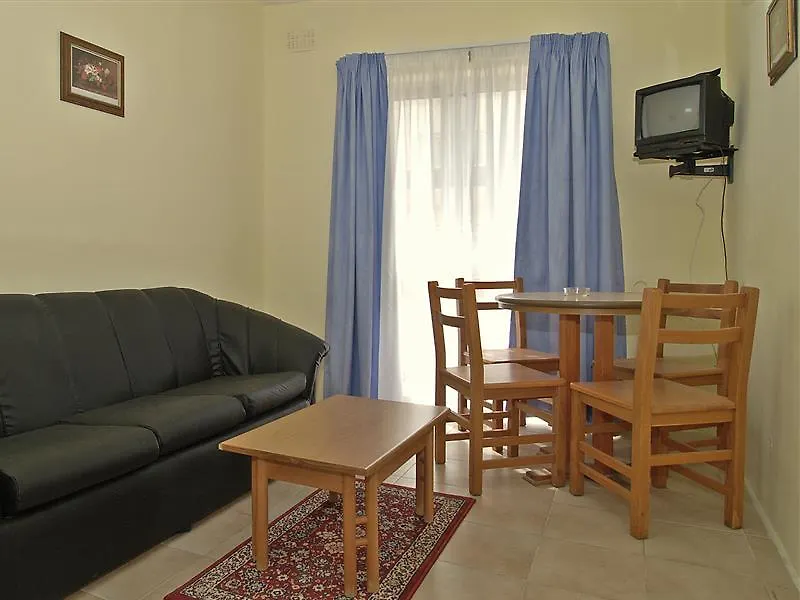 Canifor Court Apartments location